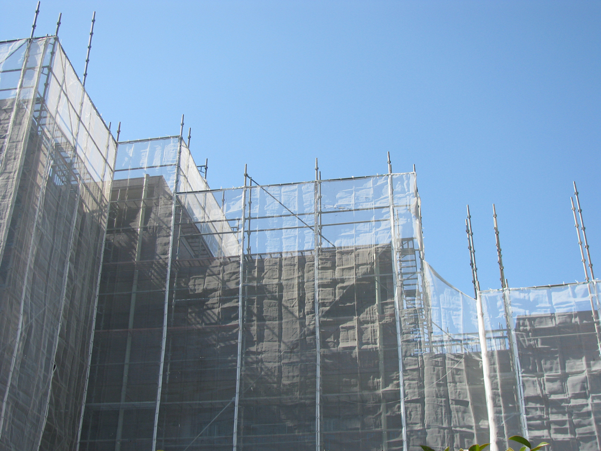 写真：工事中の建物